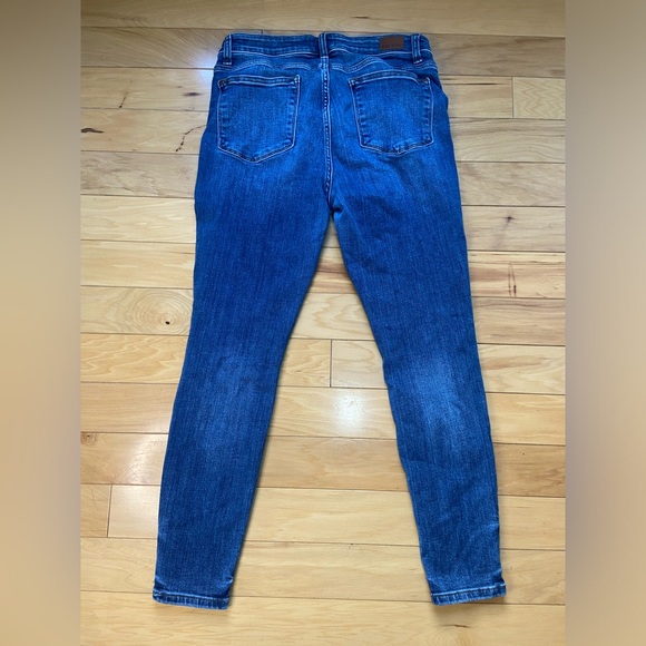 Judy Blue Mid Rise Skinny Fit Medium Wash Jeans Size 13/31 Stretch Denim - Picture 3 of 9